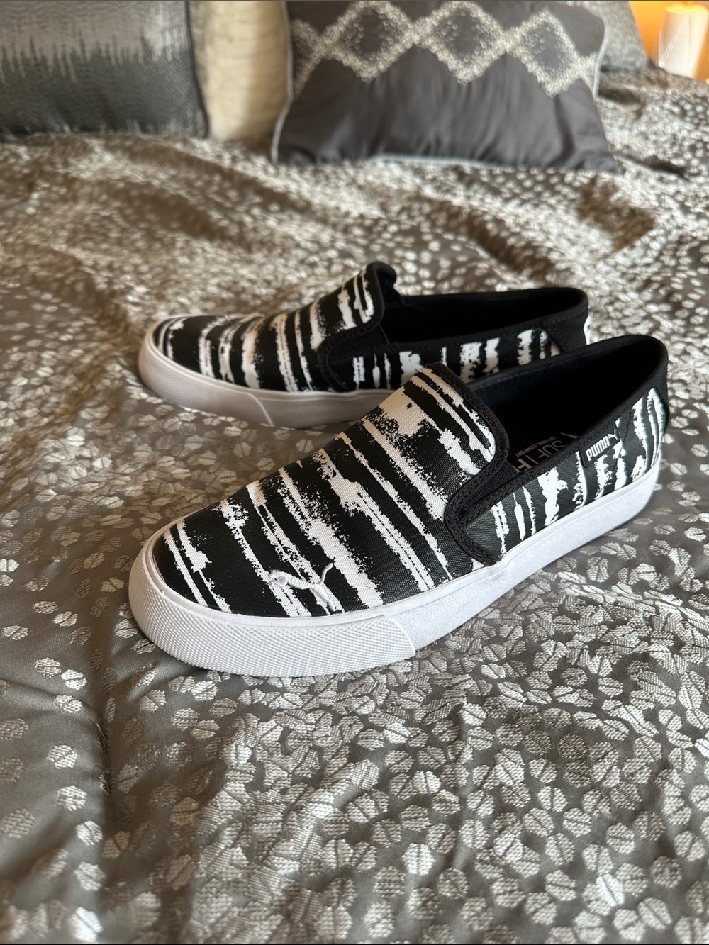 Puma Bari Black and White Slip-On Sneakers size 8.5